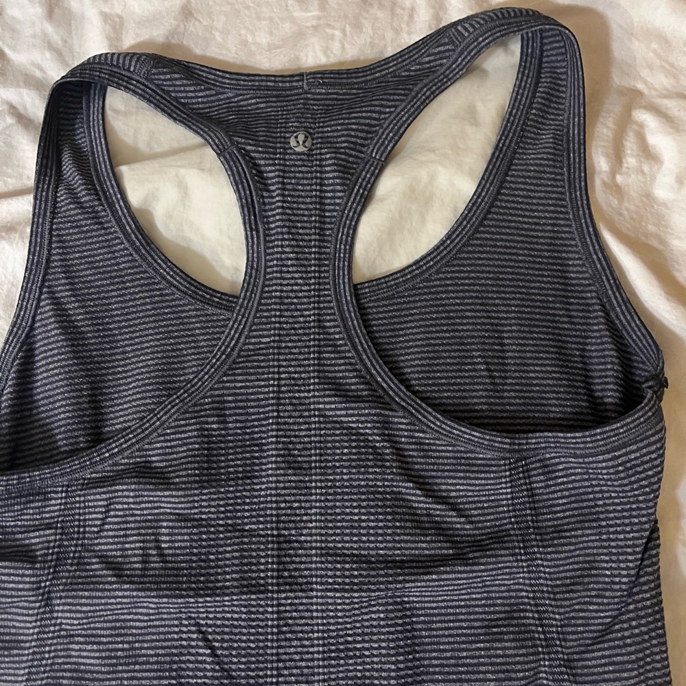 lululemon athletic Women's Black and Gray tank